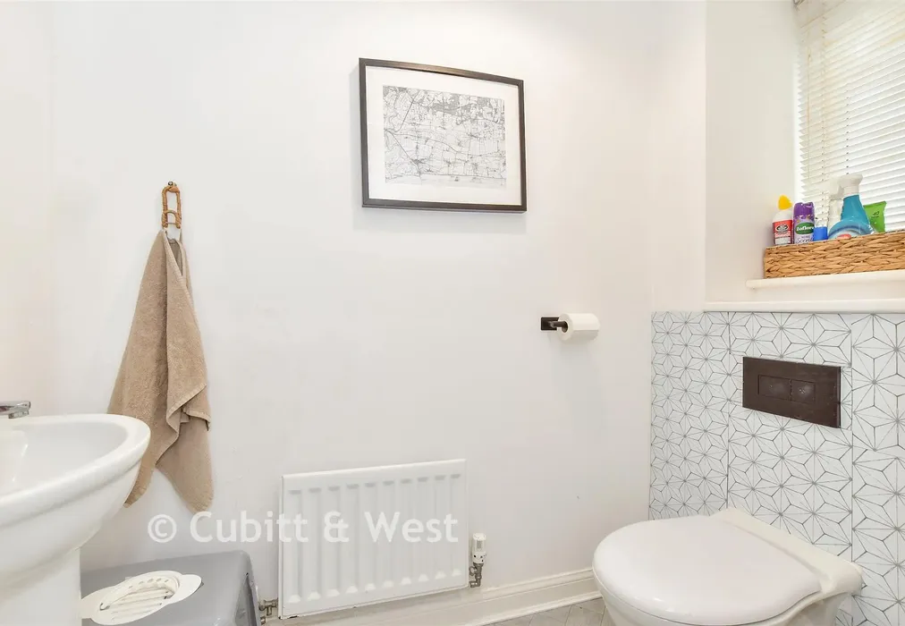 Internal Lifestyle Photograph - Richardson Way, Littlehampton, West Sussex - Wards of Kent