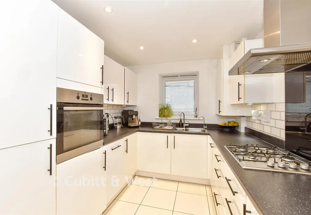 Kitchen - Richardson Way, Littlehampton, West Sussex - Wards of Kent