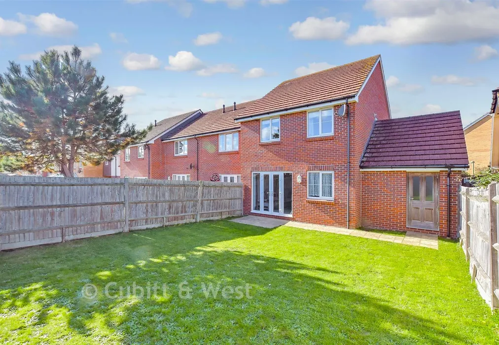 Rear Garden - South Downs Rise, Havant, Hampshire - Wards of Kent