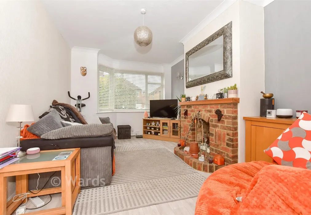 Lounge - Old Crossing Road, Margate, Kent - Wards of Kent