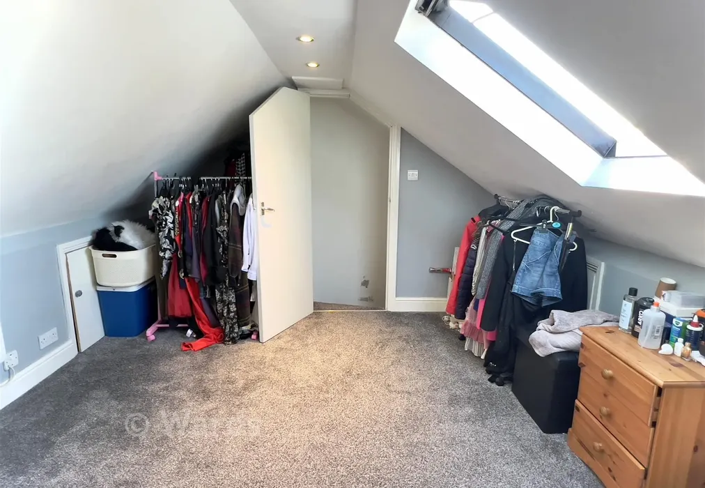 Loft Room - Poplar Road, Broadstairs, Kent - Wards of Kent