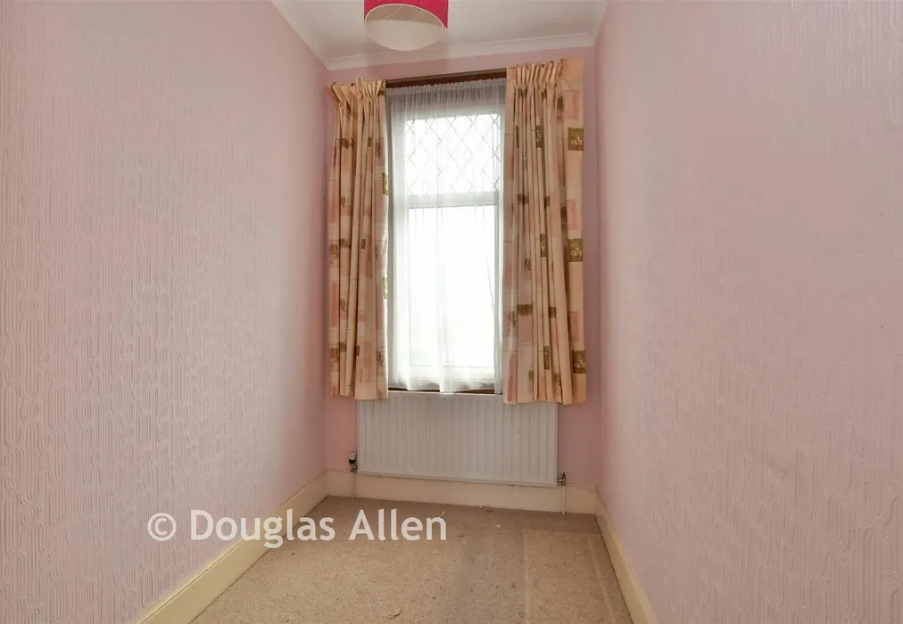Bedroom 3 - Altmore Avenue, London - Wards of Kent