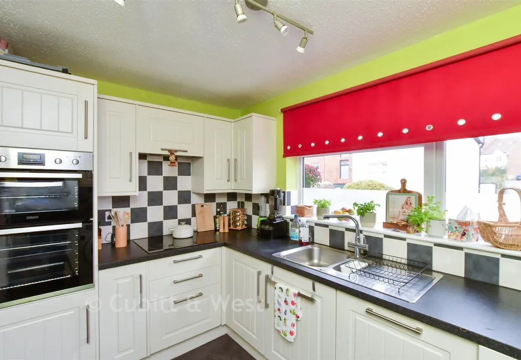 Kitchen - Cooksbridge, Lewes, East Sussex - Wards of Kent