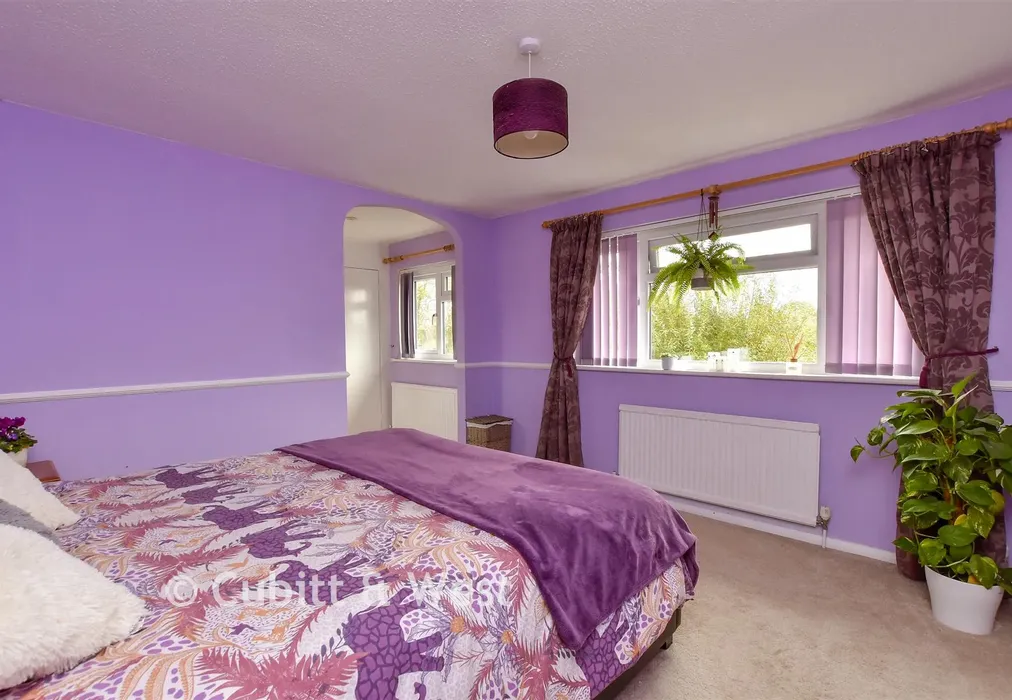 Bedroom 1 - Cooksbridge, Lewes, East Sussex - Wards of Kent