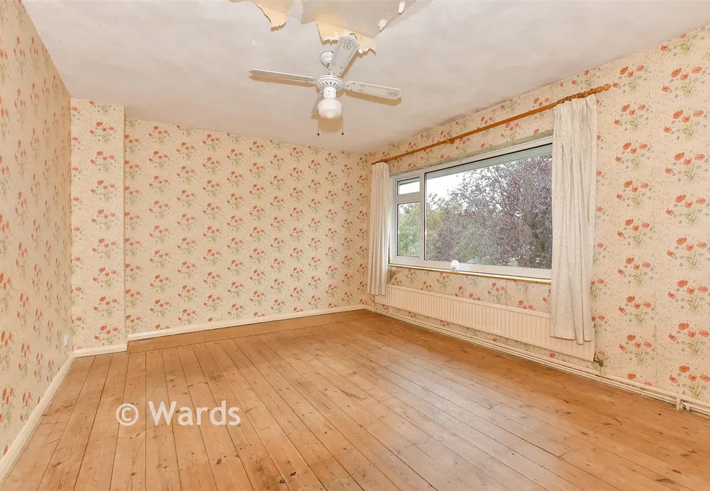 Bedroom 1 - Old Bridge Road, Whitstable, Kent - Wards of Kent