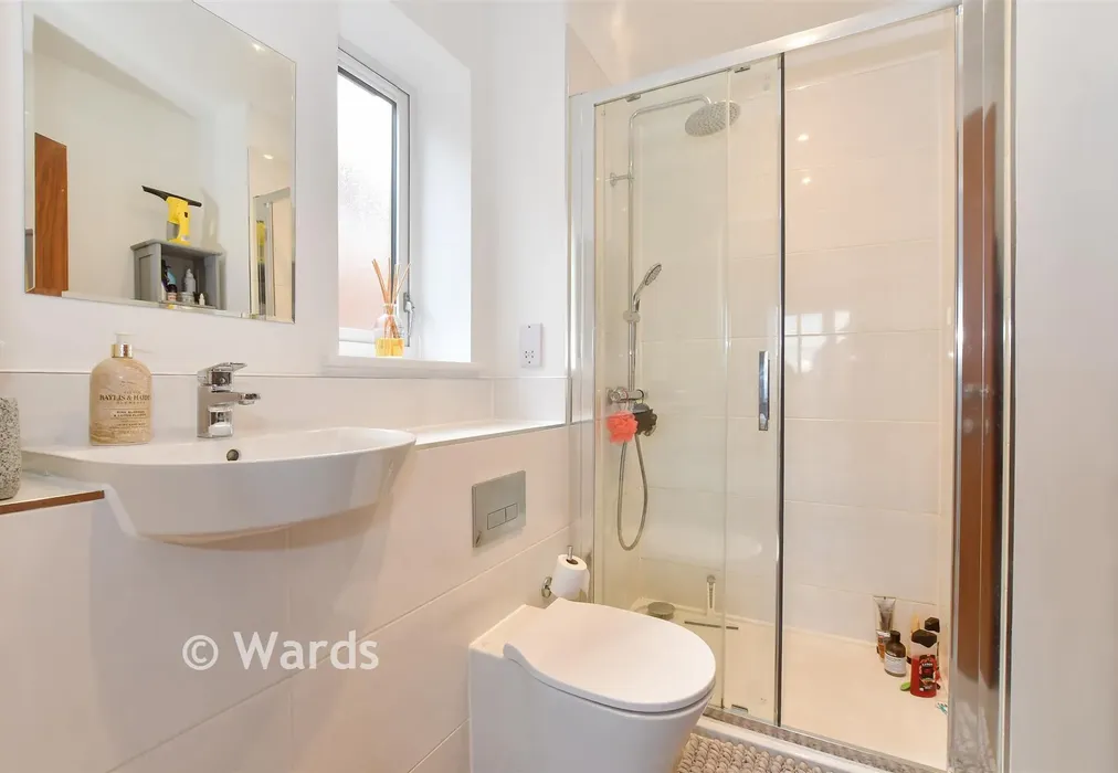 En-Suite - Citronella Road, Chestfield, Whitstable, Kent - Wards of Kent