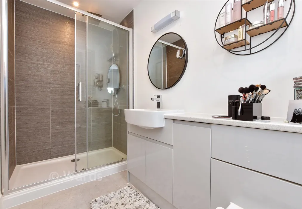 En-Suite - Orchard Close, Birchington, Kent - Wards of Kent