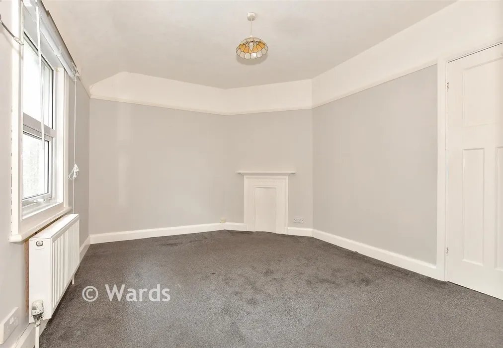 Bedroom 1 - St. Martin's View, Herne Bay, Kent - Wards of Kent