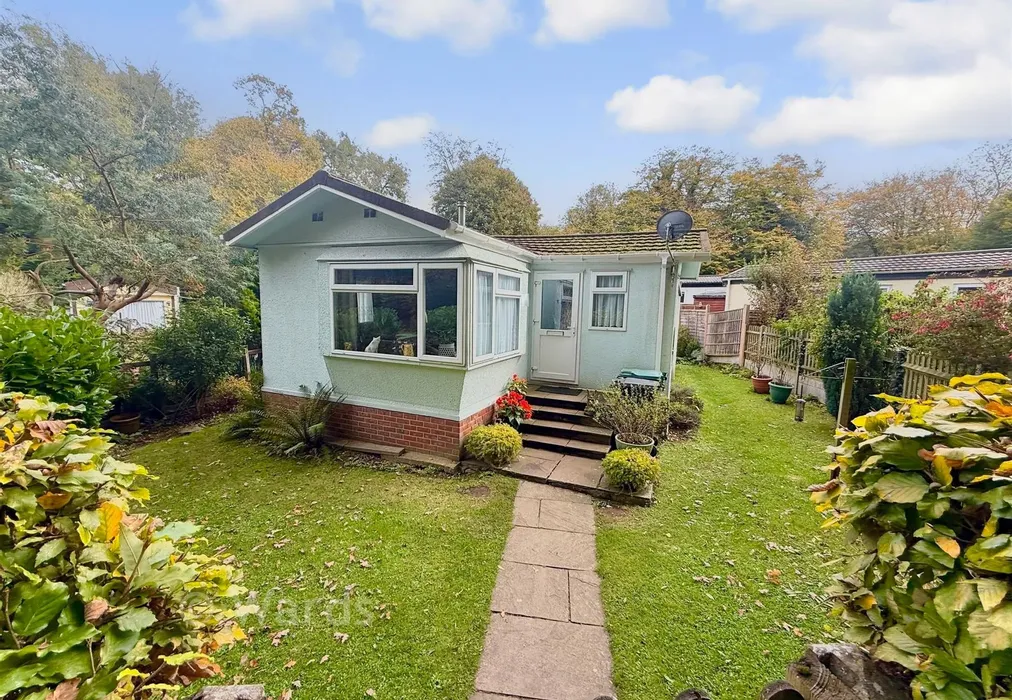 Front Web - Harvel Road, Meopham, Kent - Wards of Kent