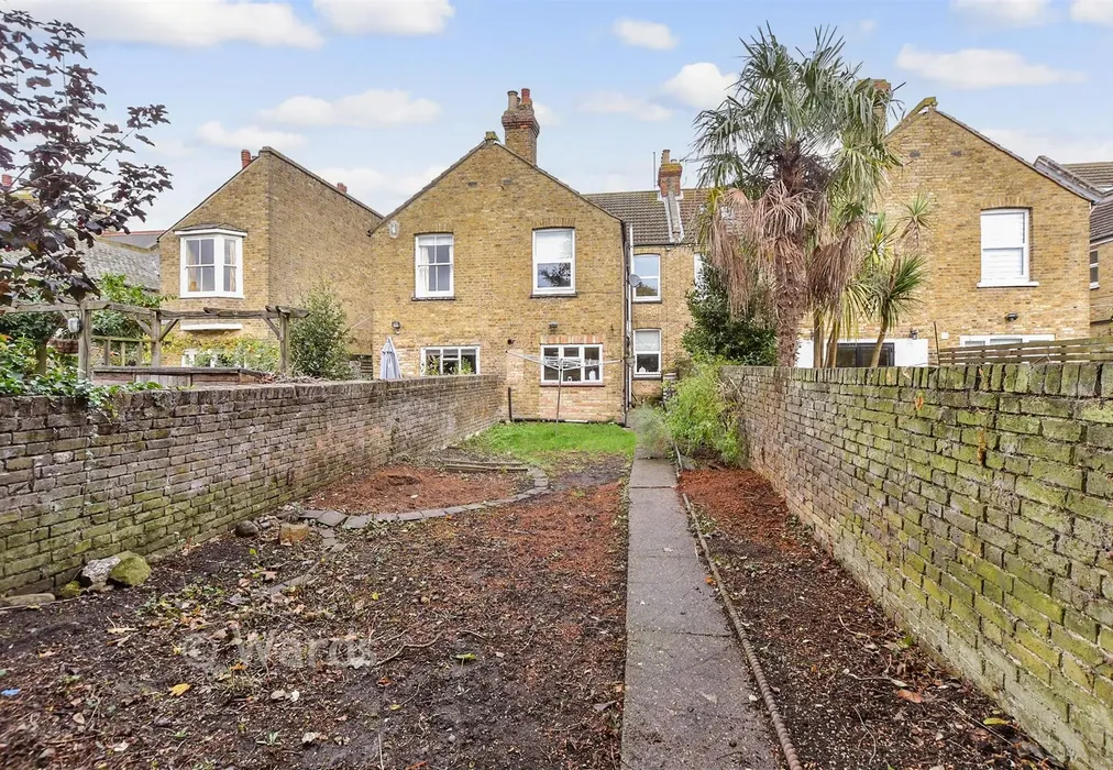 Rear Garden - Queens Gardens, Herne Bay, Kent - Wards of Kent