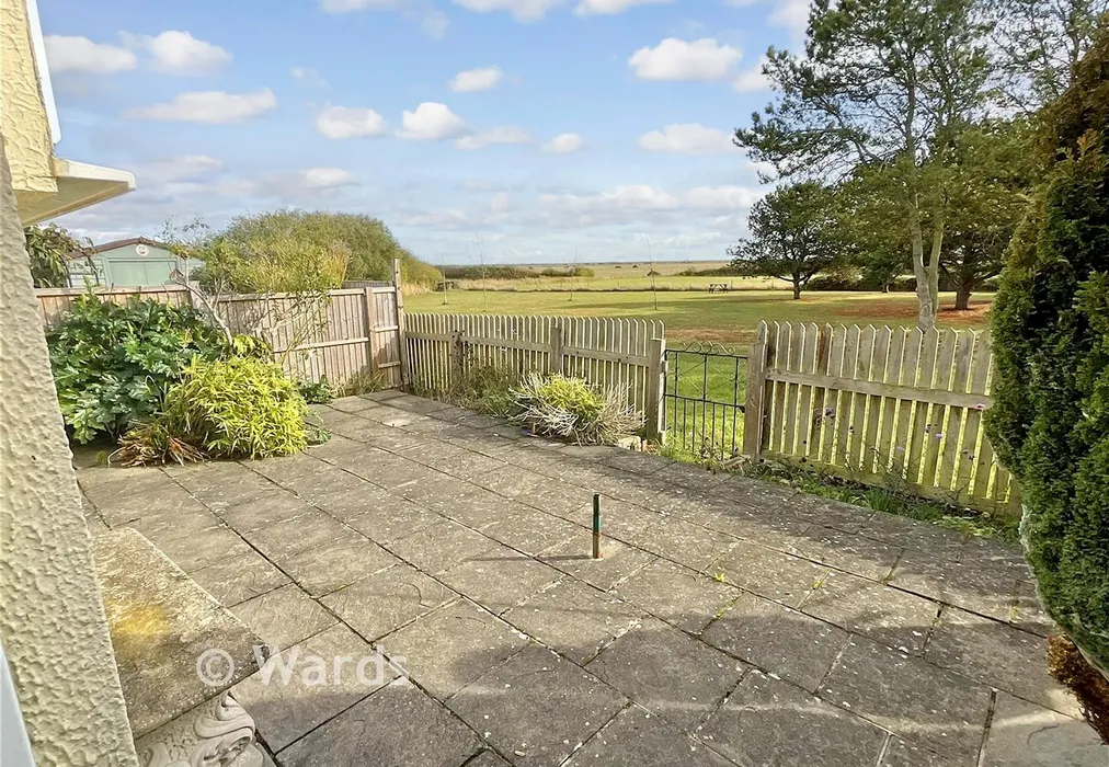 Garden - Kingsmead Park, Allhallows, Rochester, Kent - Wards of Kent