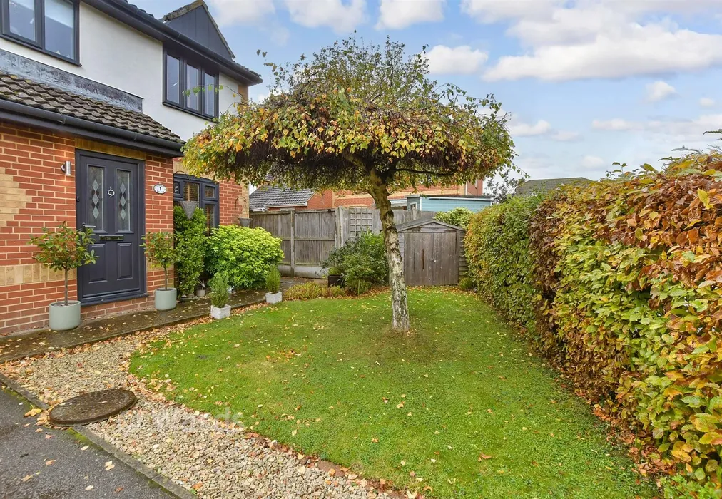 Front Garden - Merrywood Grove, Herne Bay, Kent - Wards of Kent