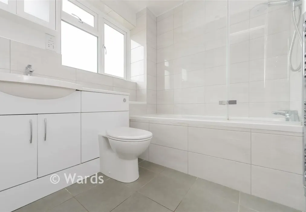 Bathroom - Falkland Place, Walderslade Woods, Kent - Wards of Kent
