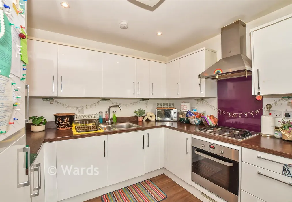 Kitchen - Crabapple Road, Tonbridge, Kent - Wards of Kent