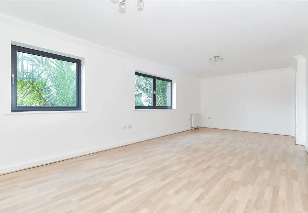 Lounge/Diner - McKenzie Court, Maidstone, Kent - Wards of Kent