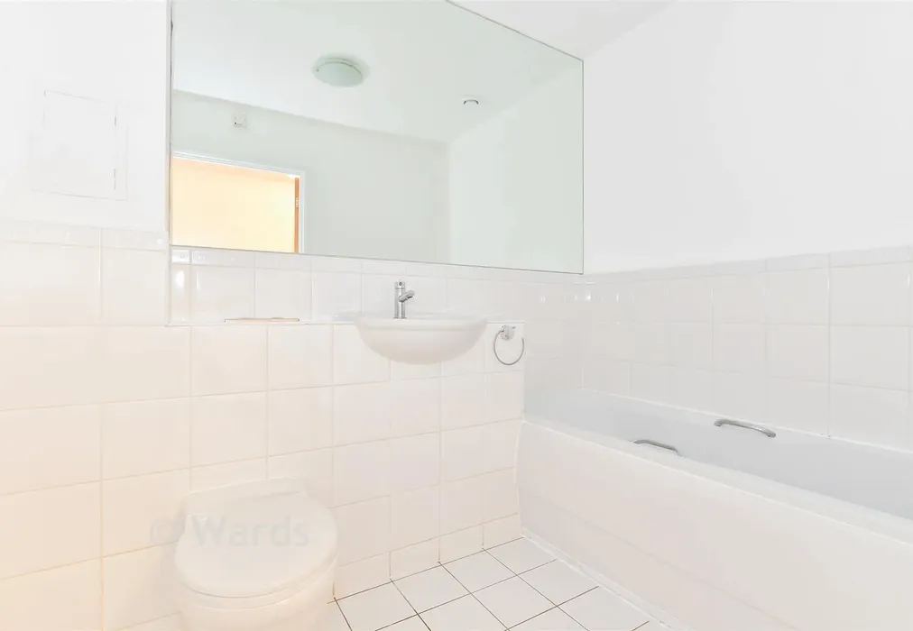 Bathroom - McKenzie Court, Maidstone, Kent - Wards of Kent