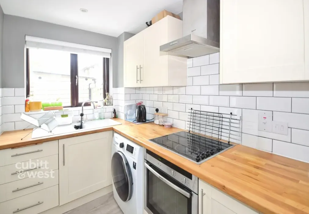 Kitchen - Woodlands Copse Lane RH6 - Wards of Kent