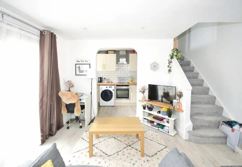 Living Room - Woodlands Copse Lane RH6 - Wards of Kent