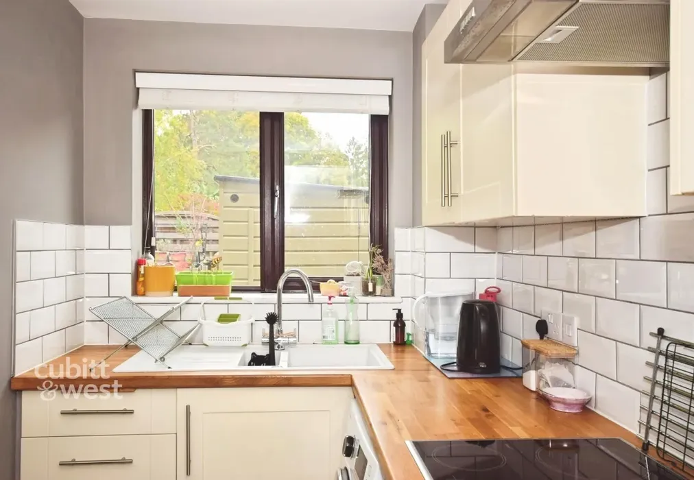 Kitchen - Woodlands Copse Lane RH6 - Wards of Kent