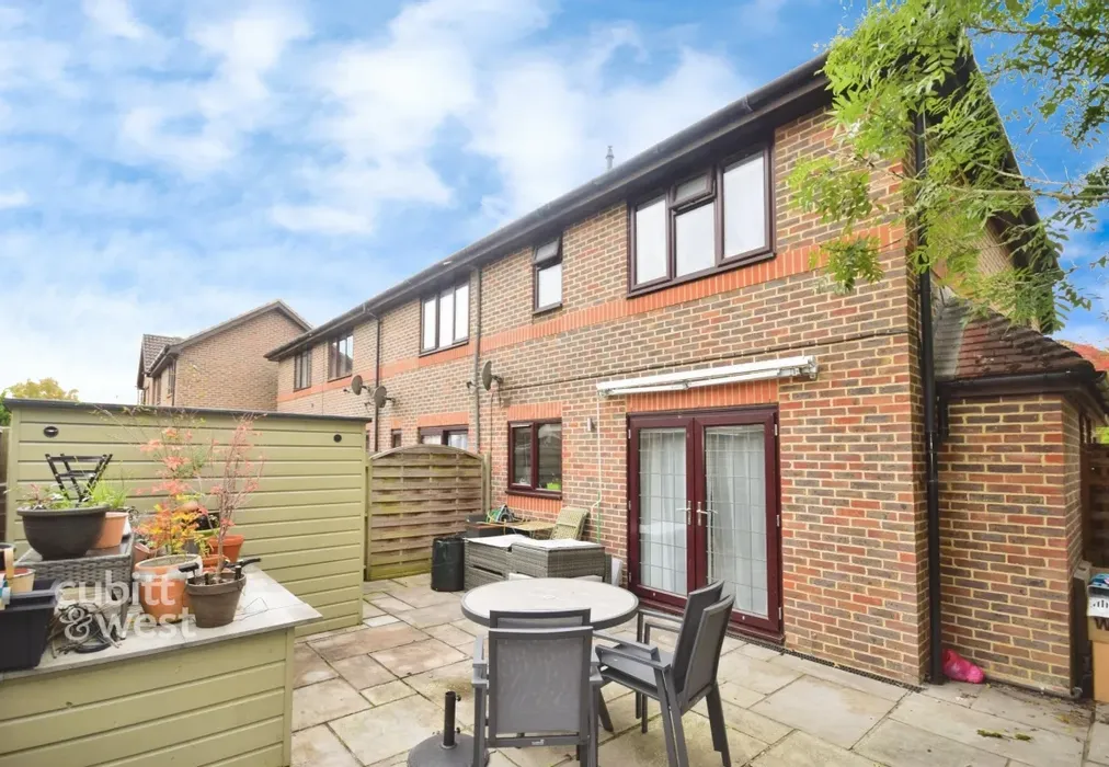 Garden - Woodlands Copse Lane RH6 - Wards of Kent
