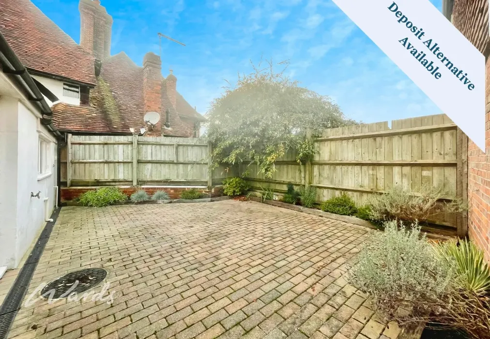 01295a19-Courtyar... - The Street Sissinghurst TN17 - Wards of Kent