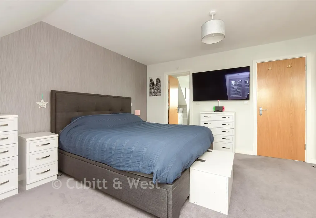 Bedroom 1 - Main Road, Edenbridge, Kent - Wards of Kent