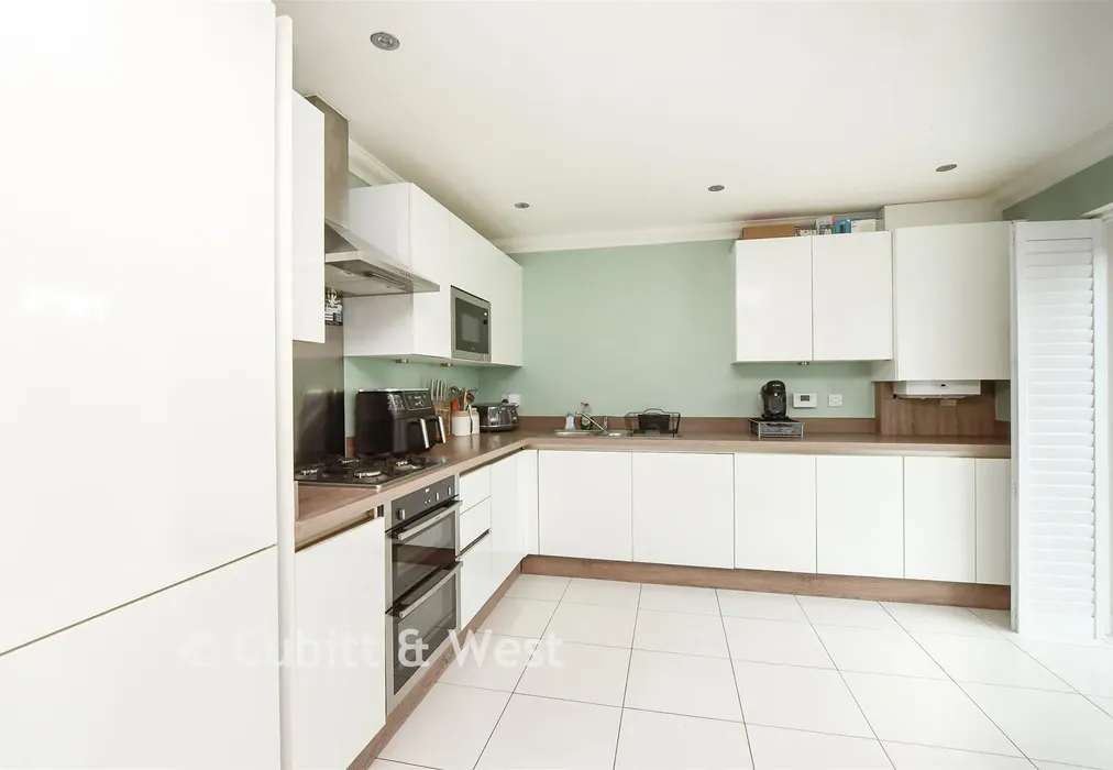 Kitchen/Breakfast Room - Main Road, Edenbridge, Kent - Wards of Kent