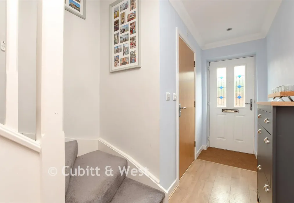 Entrance Hall - Main Road, Edenbridge, Kent - Wards of Kent