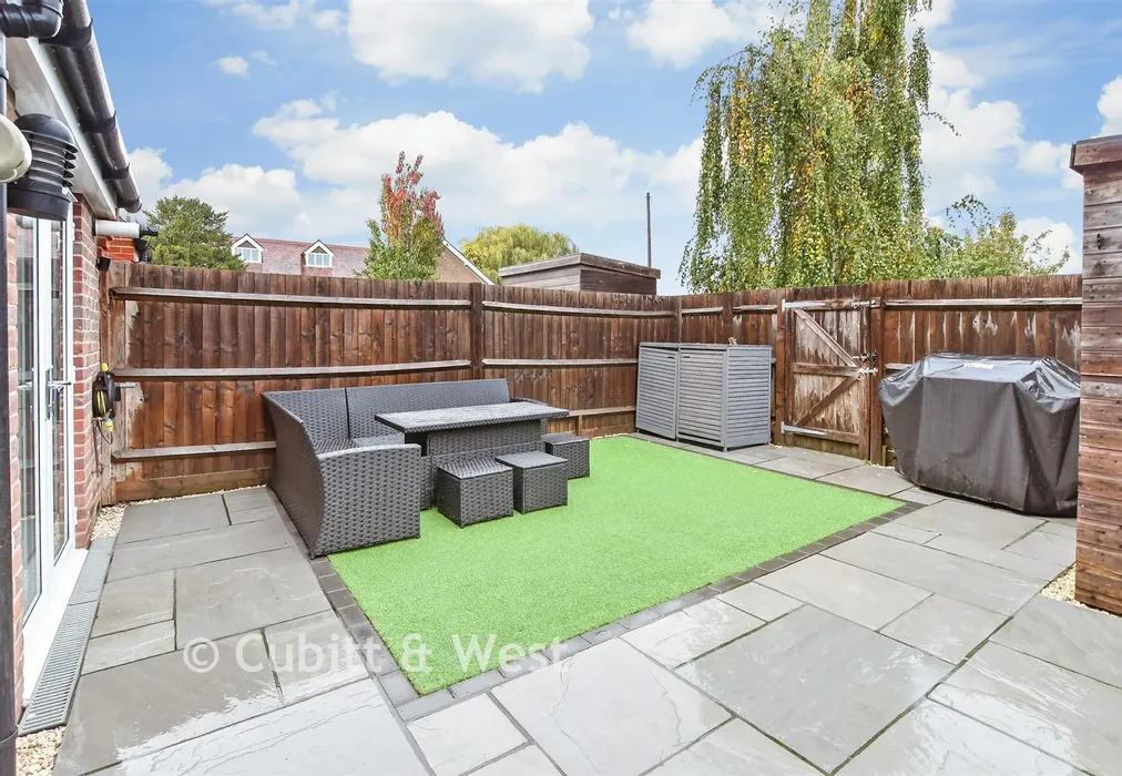 Rear Garden - Main Road, Edenbridge, Kent - Wards of Kent