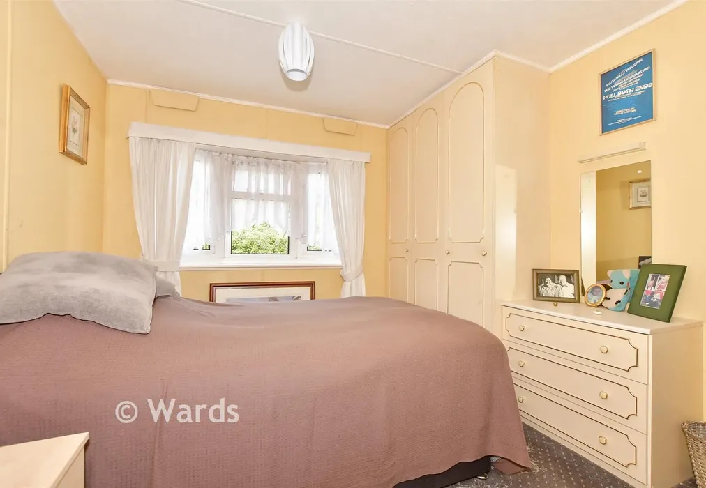 Bedroom 2 - Bluebell Woods Park, Broad Oak, Canterbury, Kent - Wards of Kent