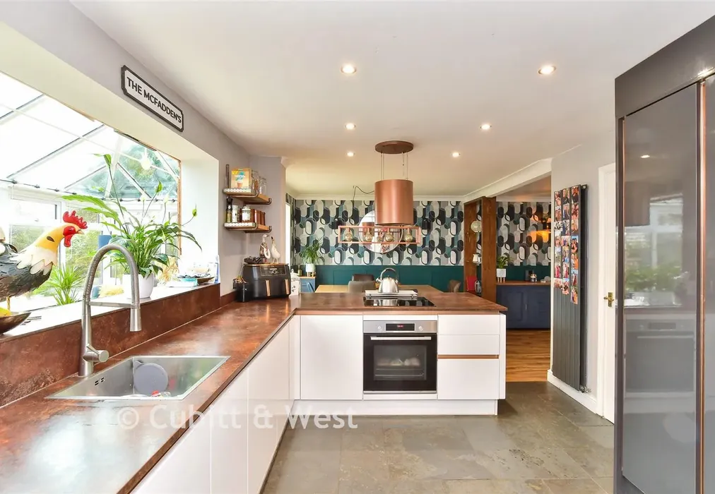 Kitchen - Harbour View Close, Newhaven, East Sussex - Wards of Kent