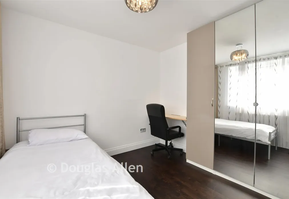 Bedroom 2 - Colson Road, Loughton, Essex - Wards of Kent