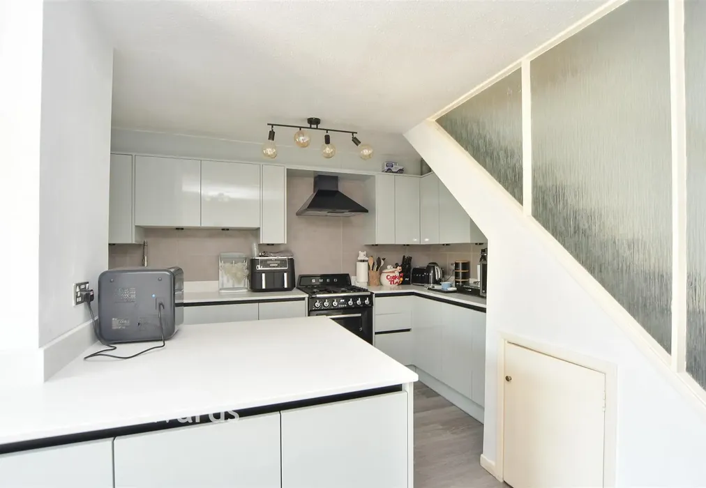 Kitchen - Lime Grove, Sittingbourne, Kent - Wards of Kent