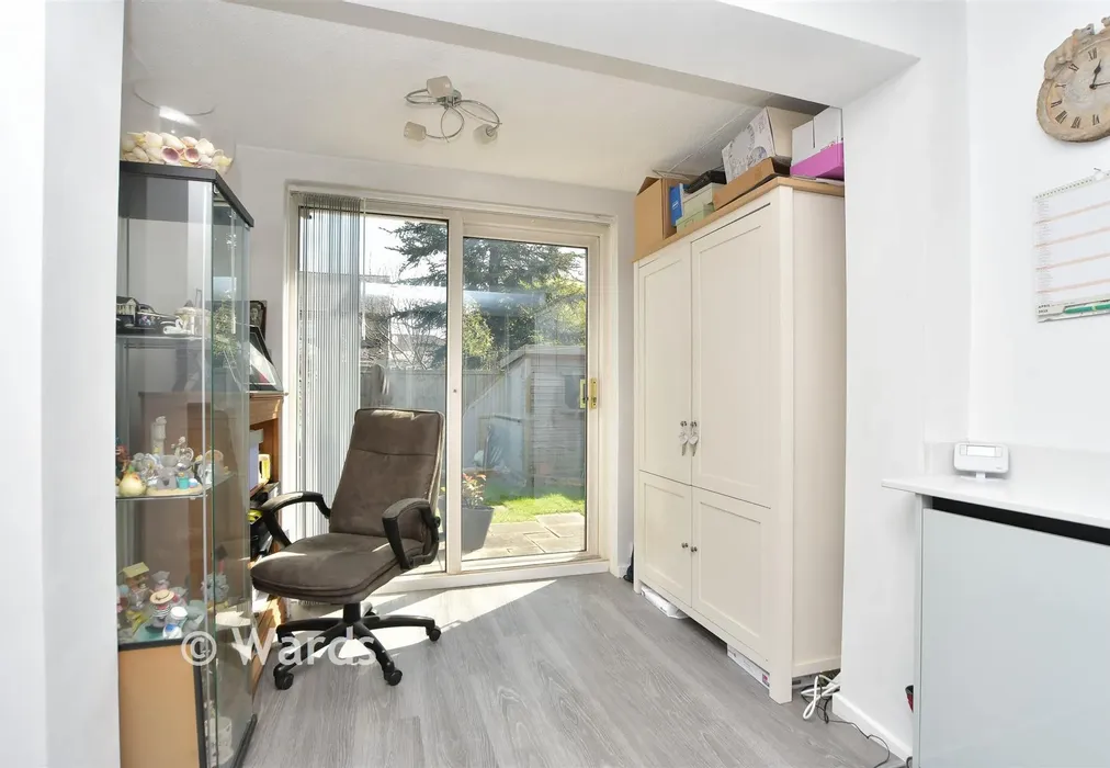 Sun Room - Lime Grove, Sittingbourne, Kent - Wards of Kent