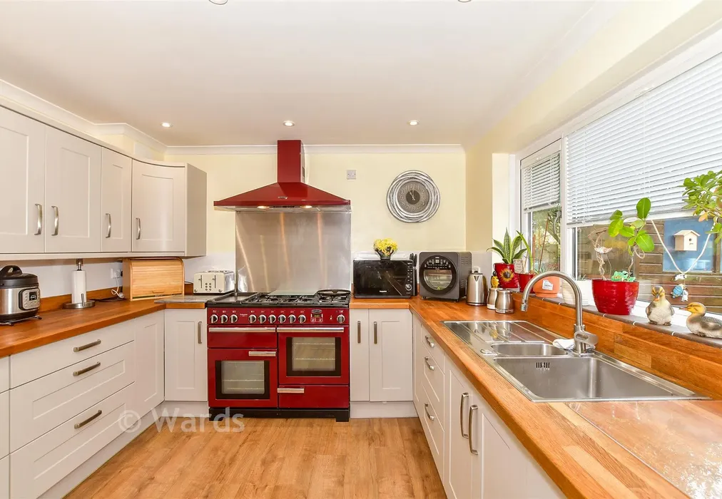 Kitchen/Diner - Park Road, Littlestone, New Romney, Kent - Wards of Kent