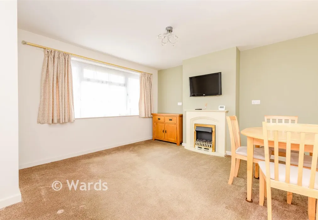 Lounge - Kent Avenue, Minster On Sea, Sheerness, Kent - Wards of Kent