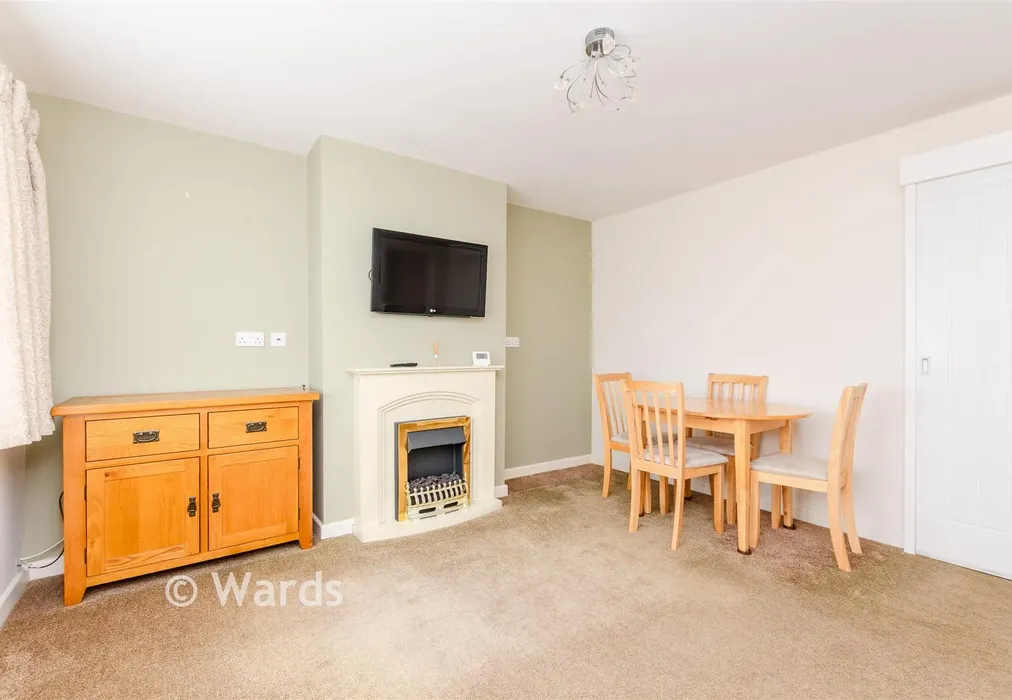 Lounge - Kent Avenue, Minster On Sea, Sheerness, Kent - Wards of Kent