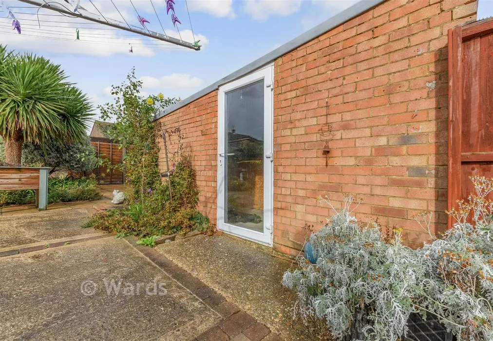 Garage - Kent Avenue, Minster On Sea, Sheerness, Kent - Wards of Kent