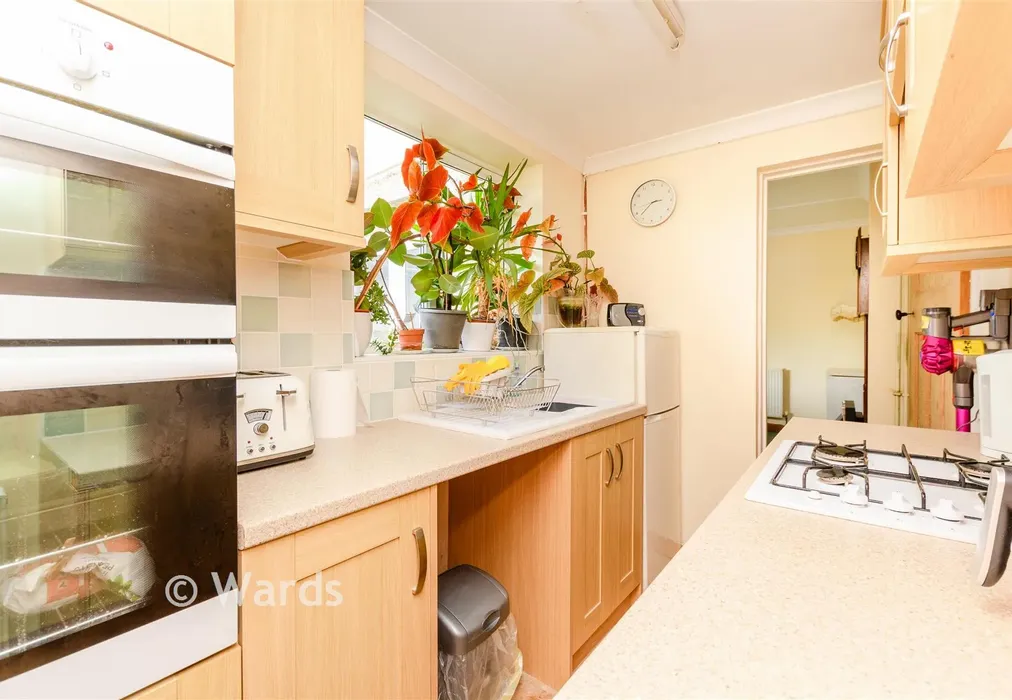 Kitchen - Cecil Avenue, Sheerness, Kent - Wards of Kent