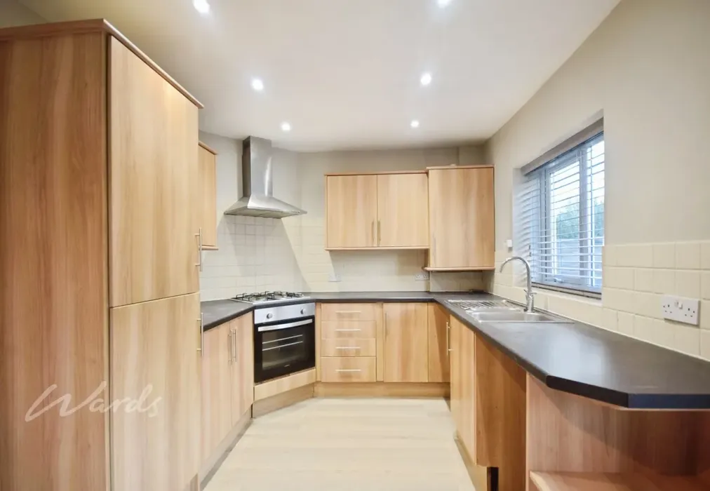 Ethelbert kitchen... - Ethelbert Road Birchington CT7 - Wards of Kent