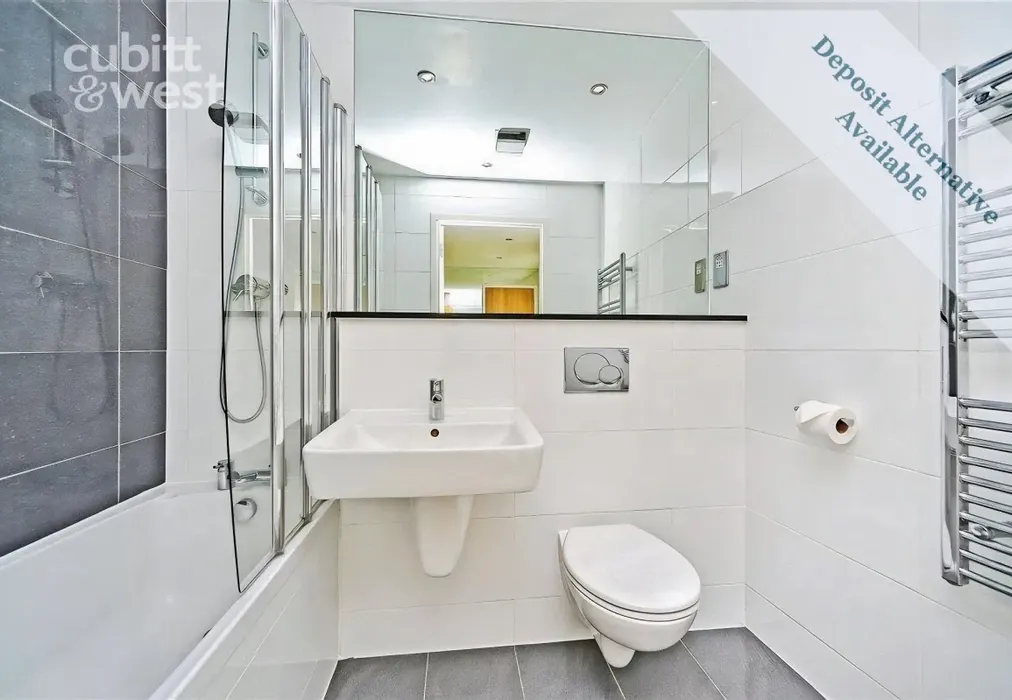 Bathroom - Grand Ocean, Longridge Avenue, BN2 - Wards of Kent