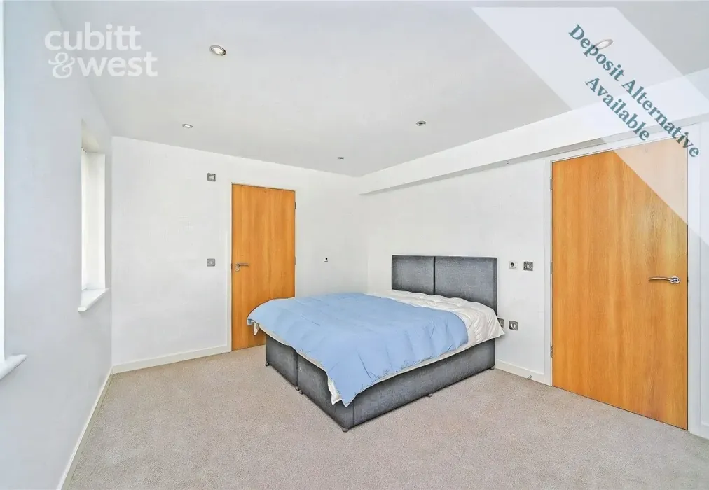 Bedroom - Grand Ocean, Longridge Avenue, BN2 - Wards of Kent