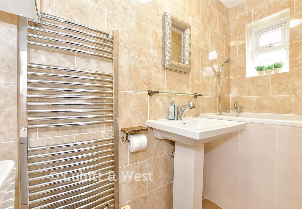 En-Suite Shower Room - Stakes Hill Road, Waterlooville, Hampshire - Wards of Kent