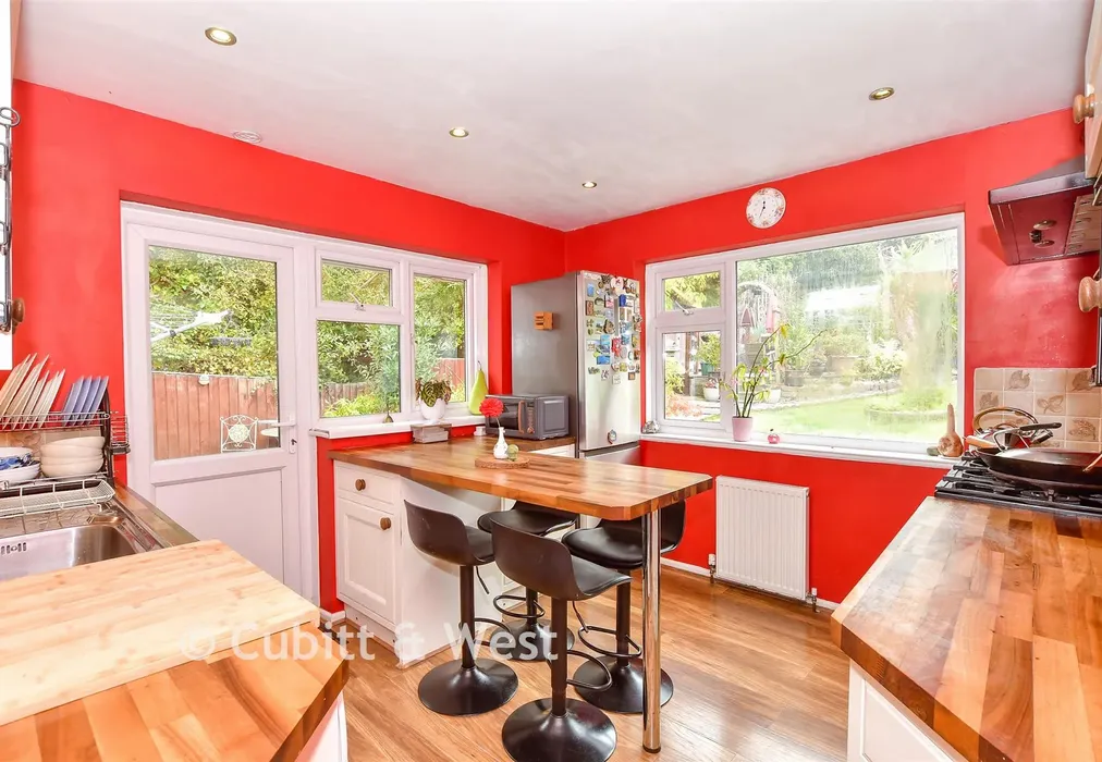 Kitchen - Stakes Hill Road, Waterlooville, Hampshire - Wards of Kent