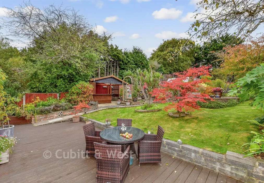 Rear Garden - Stakes Hill Road, Waterlooville, Hampshire - Wards of Kent