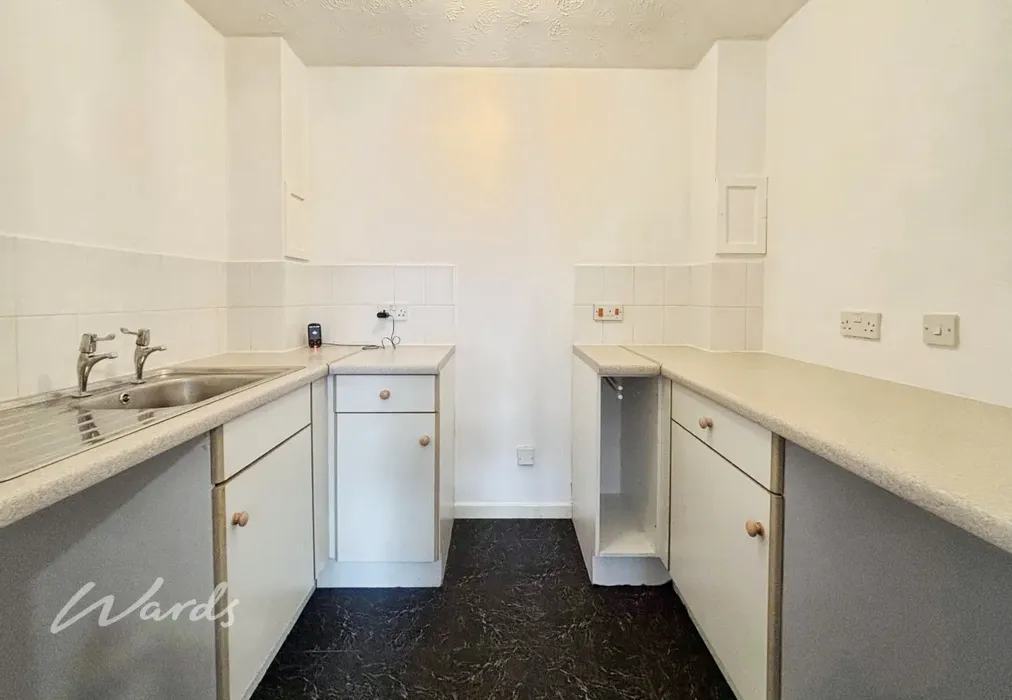 4342b091-Kitchen - Churchill Close Dartford DA1 - Wards of Kent