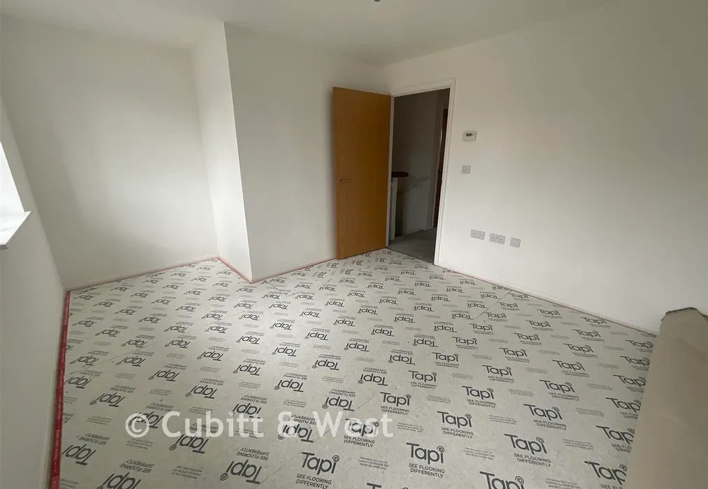 Bedroom 2 - Knight Gardens, Arundel, West Sussex - Wards of Kent