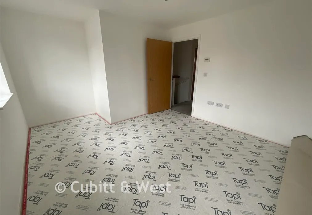 Bedroom 2 - Knight Gardens, Arundel, West Sussex - Wards of Kent
