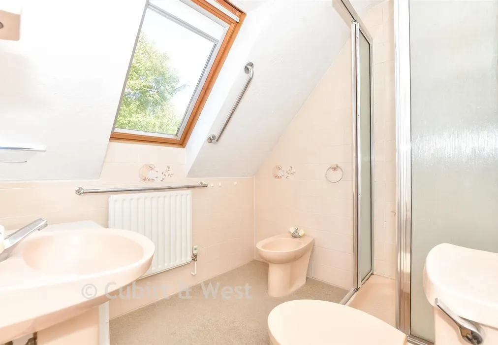 En-Suite Shower Room - Pump Lane, Waterlooville, Hampshire - Wards of Kent
