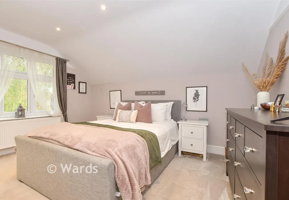 Bedroom 1 - Little Buckland Avenue, Maidstone, Kent - Wards of Kent
